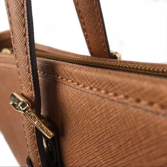 ‼️SOLD‼️Michael Kors Tote - Picture 4 of 8